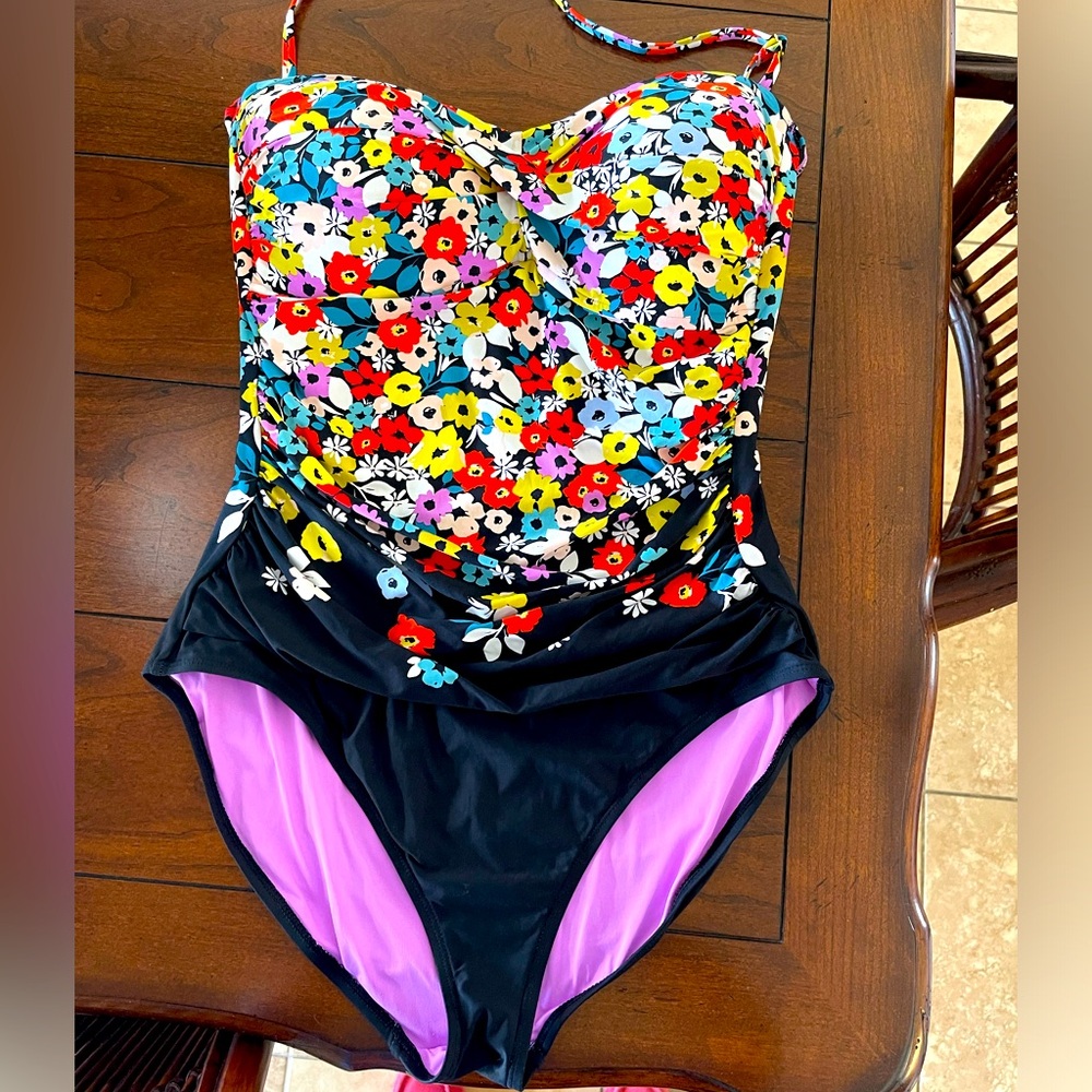 EUC Anne Cole Twist Front Shirred One Piece